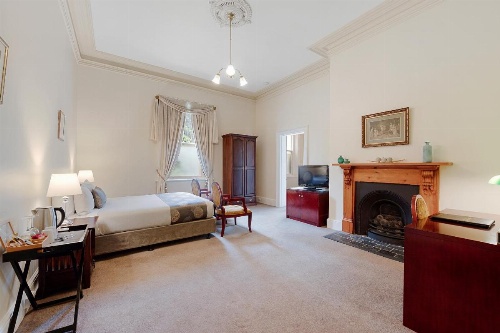 Waratah On York image 12