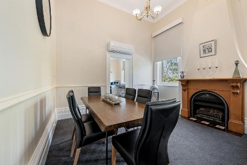 Waratah On York image 15