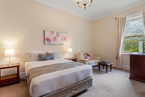 Waratah On York image 8